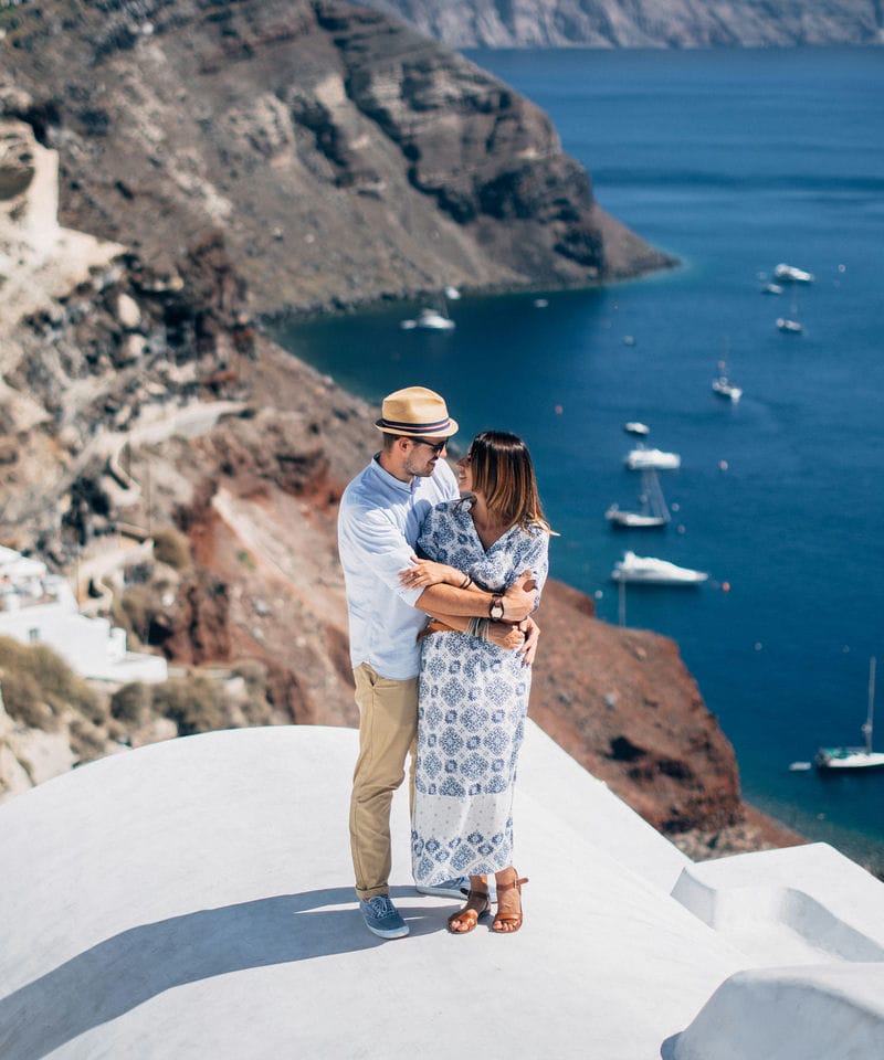 images/Pictures-800-960/santorini-couple-hugging.jpg