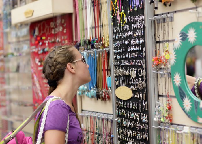 girl shopping
