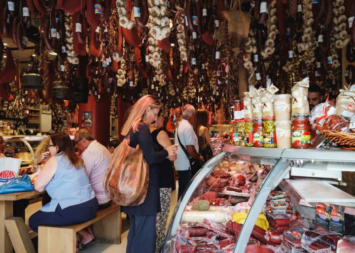 Athens food shop miran Nataliia Sokolovska Shutterstock.