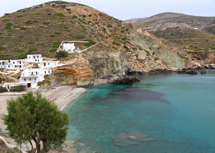 agkali folegandros Allyson Sarilho shutterstock