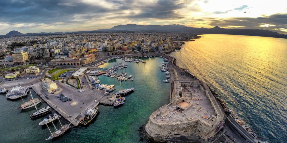 images/blog/images/Intro-Images/Crete/heraklion-venetian-port.jpg