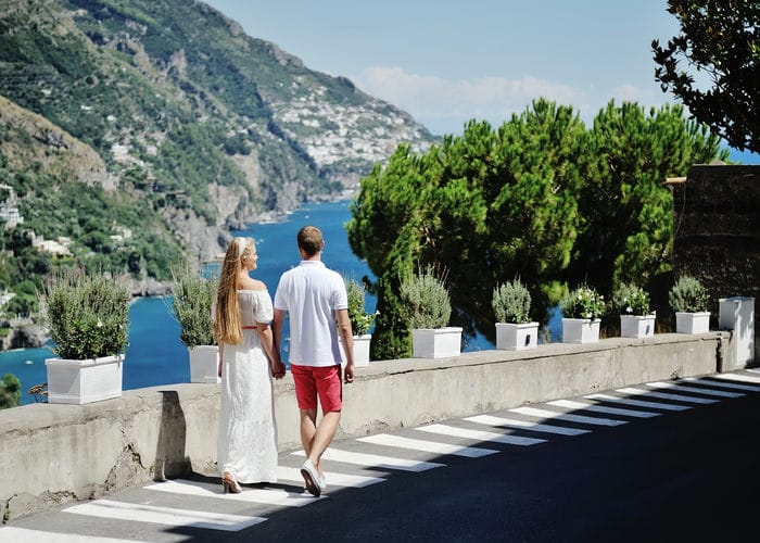 couple in positano