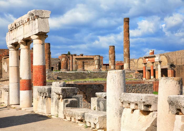 pompeii forum