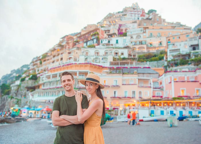 couple on amalfi coast