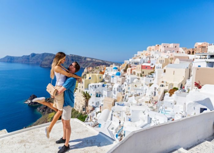 Couple in Santorini - credits: Santorines/Shutterstock.com