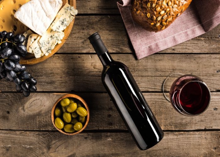 Wine, olives and cheese - credits; AntonMatyukha/Depositphotos.com