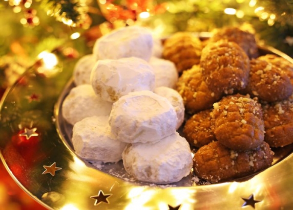 A Guide to Greek Christmas treats - Greeking.me